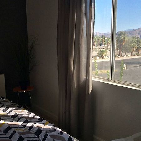 Modern Downtown Condo Палм Спринг Екстериор снимка