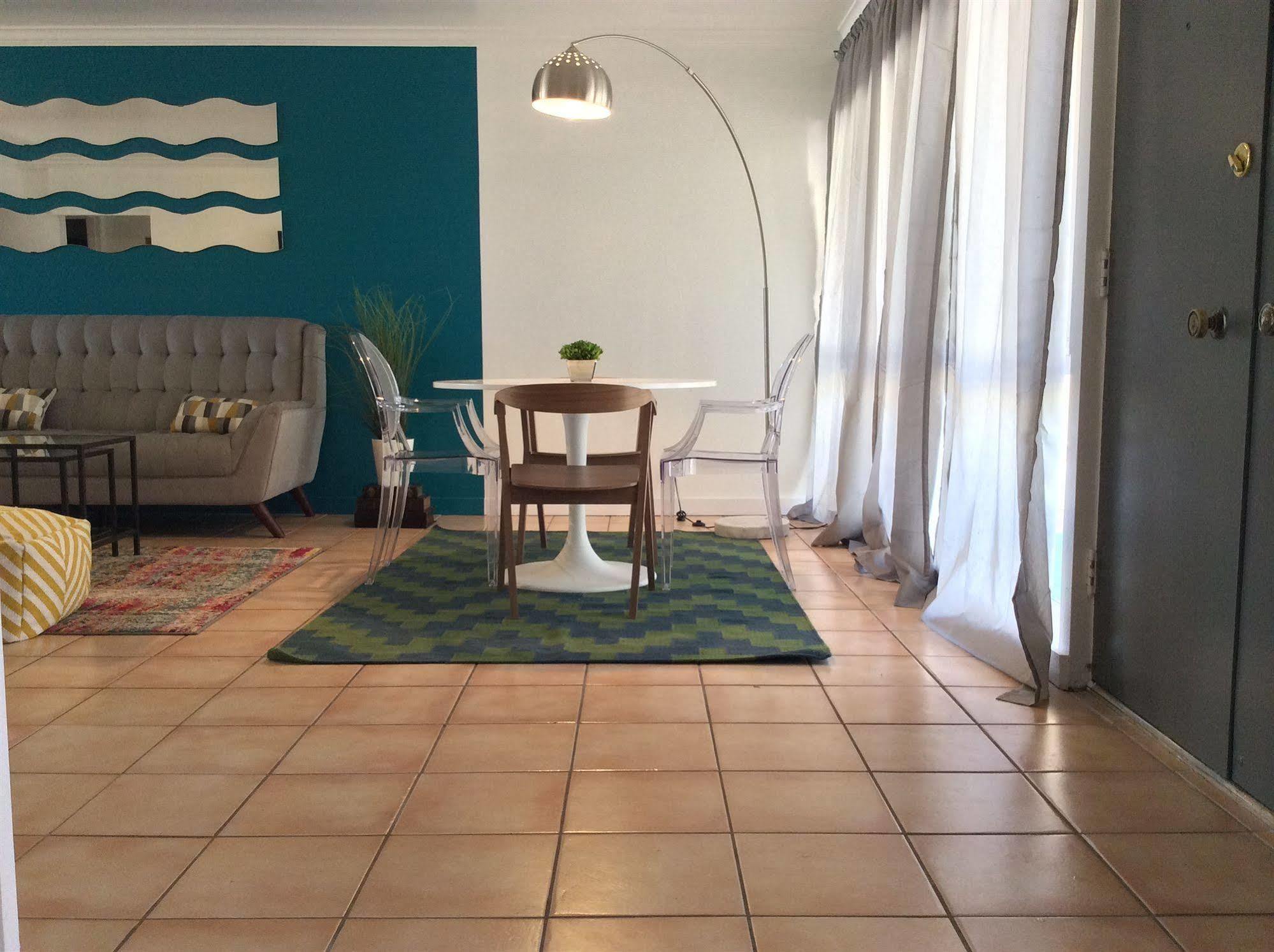 Modern Downtown Condo Палм Спринг Екстериор снимка
