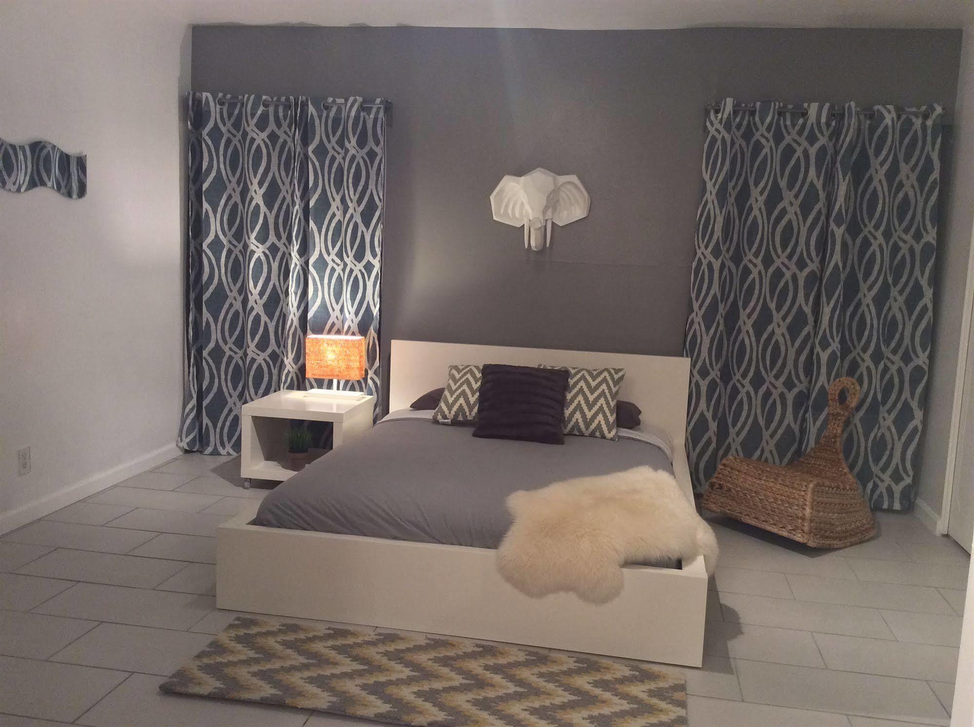 Modern Downtown Condo Палм Спринг Екстериор снимка