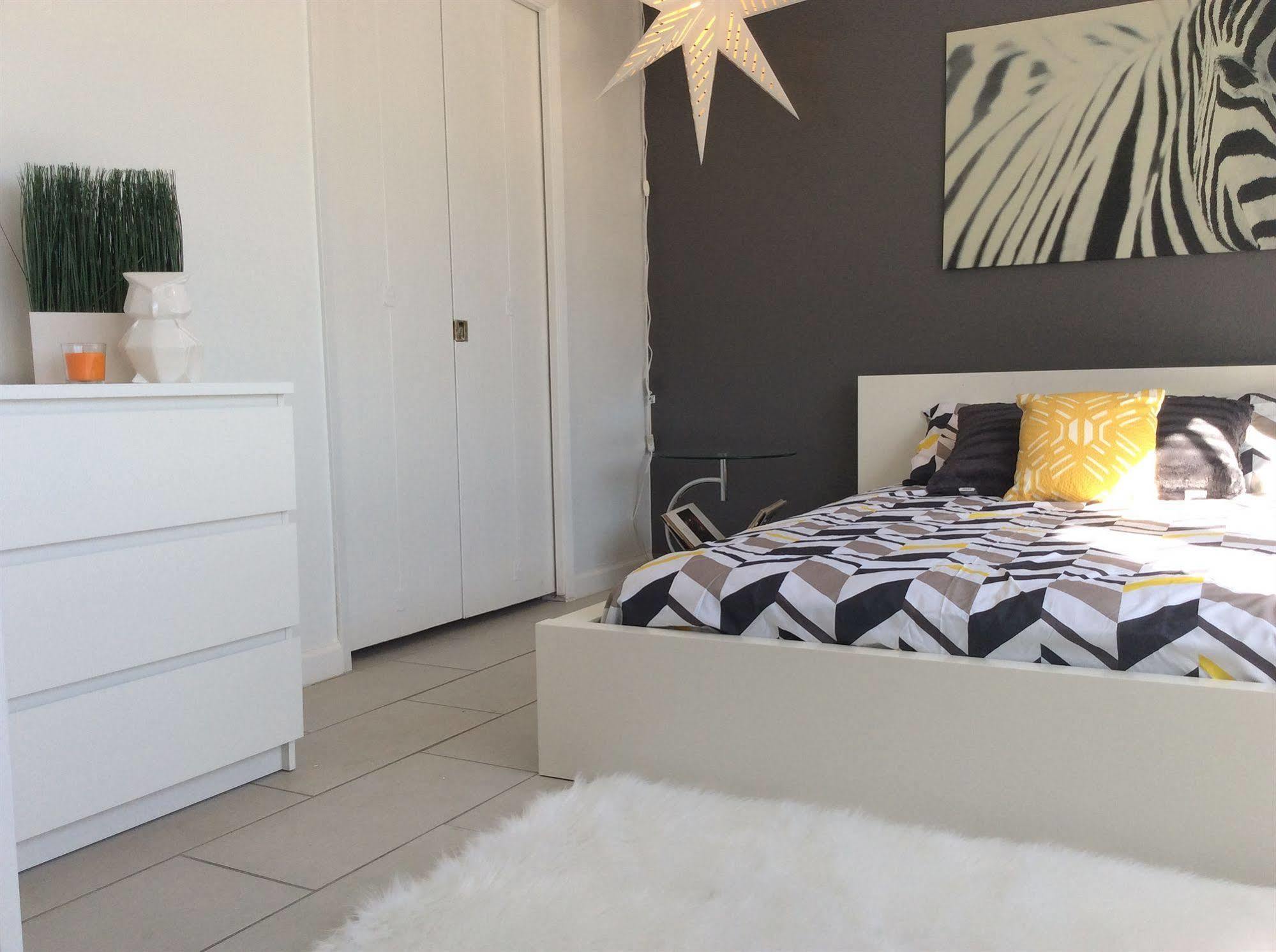 Modern Downtown Condo Палм Спринг Екстериор снимка