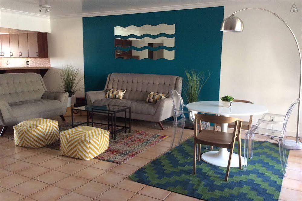 Modern Downtown Condo Палм Спринг Екстериор снимка